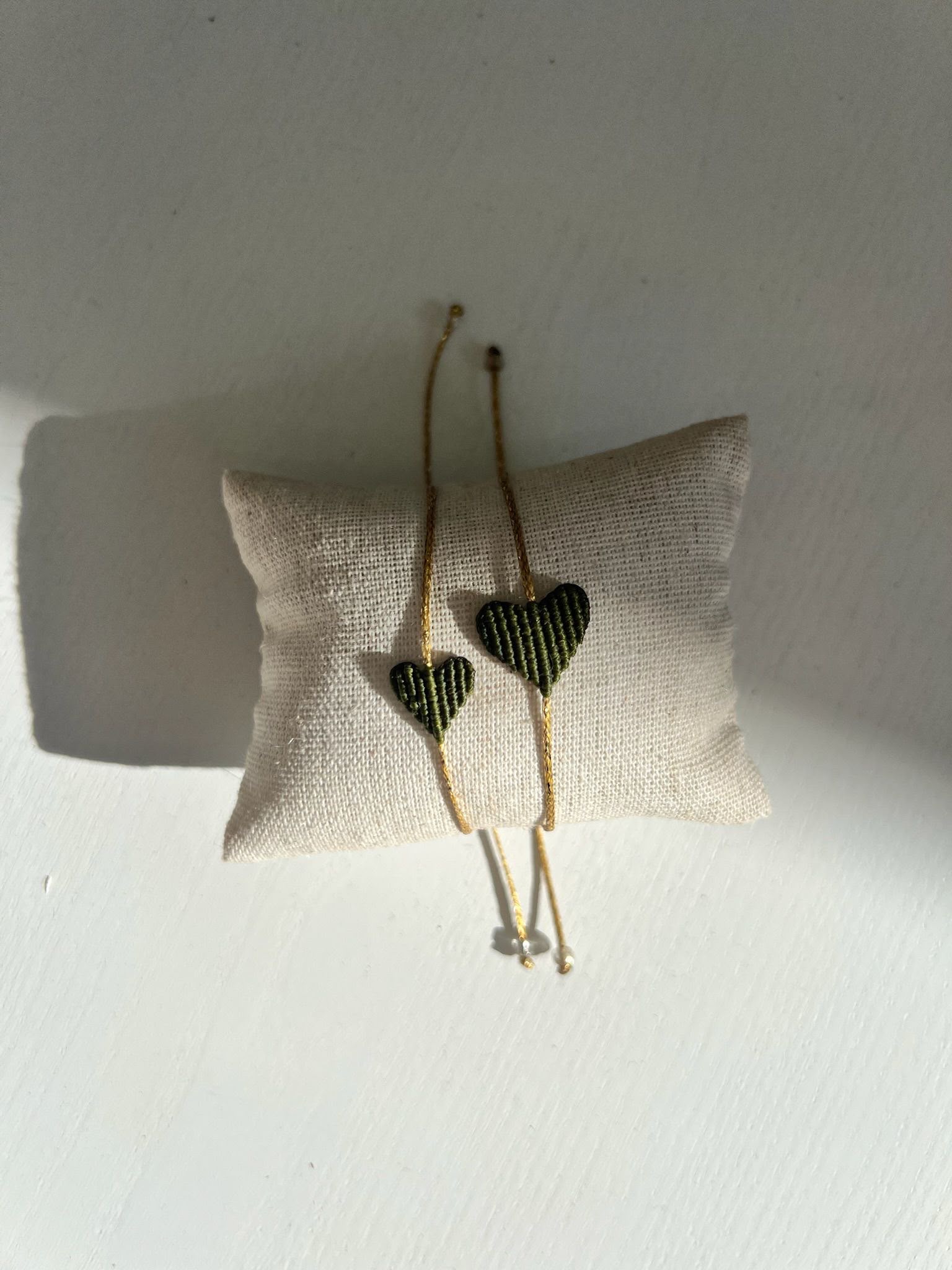 mirí moró — Olive Hearts, Earth-toned & quiet